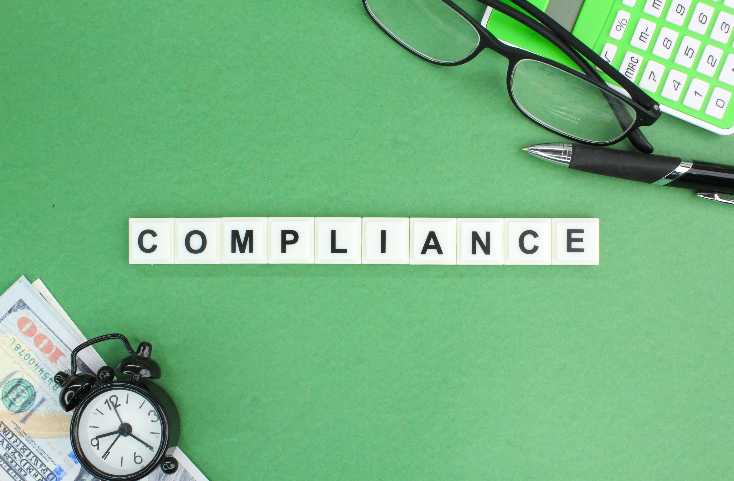 Étiquetage emballage obligatoire : comment garantir la conformité réglementaire sans complexifier vos processus ?